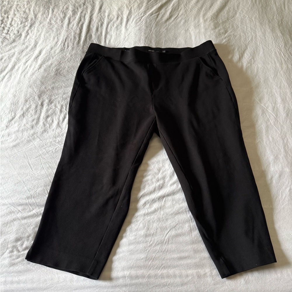 Studio by Torrid Black Ankle Cropped Pants size 4 fits size 24, 26, 28